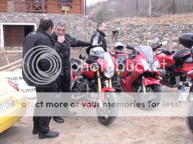 http://i381.photobucket.com/albums/oo253/Guzzila/DSC00485.jpg