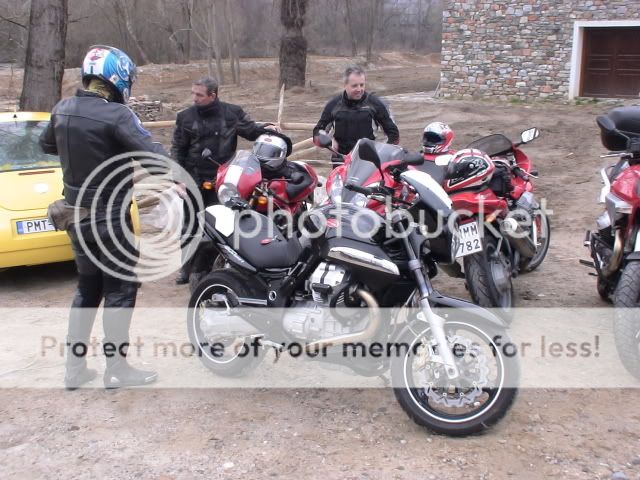 http://i381.photobucket.com/albums/oo253/Guzzila/DSC00487.jpg