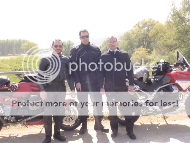 http://i381.photobucket.com/albums/oo253/Guzzila/DSC00526.jpg