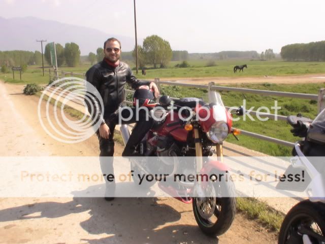 http://i381.photobucket.com/albums/oo253/Guzzila/DSC00527.jpg
