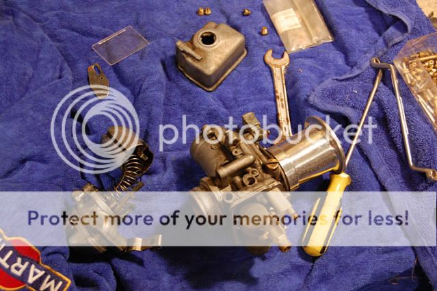 http://i381.photobucket.com/albums/oo253/Guzzila/Service%20850%20Le%20Mans/DSC_6613.jpg